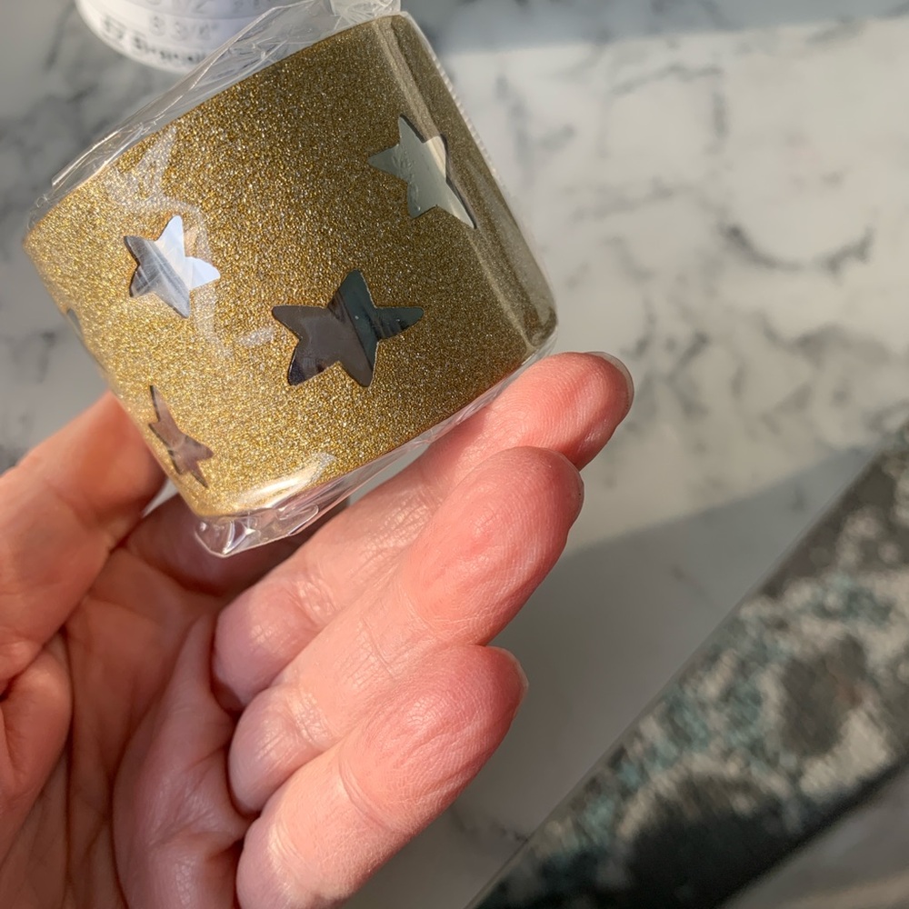 Gold Star Patterned Bracelet - Picture 4 of 5